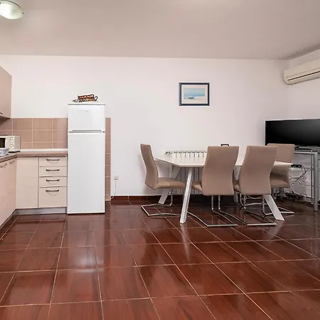 Apartment Awesome In With Wifi Fazana